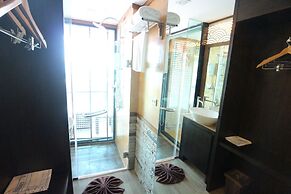 Phi Phi Nice Beach Hotel Hip