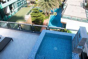 Phi Phi Nice Beach Hotel Hip