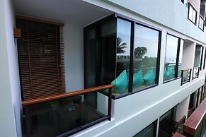 Phi Phi Nice Beach Hotel Hip