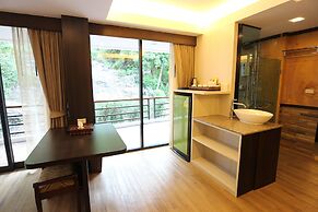 Phi Phi Nice Beach Hotel Hip