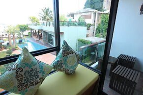 Phi Phi Nice Beach Hotel Hip