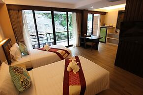 Phi Phi Nice Beach Hotel Hip