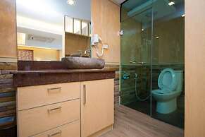 Phi Phi Nice Beach Hotel Hip