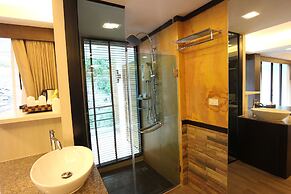 Phi Phi Nice Beach Hotel Hip