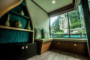 Phi Phi Nice Beach Hotel Hip