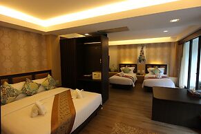 Phi Phi Nice Beach Hotel Hip