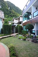 Phi Phi Nice Beach Hotel Hip