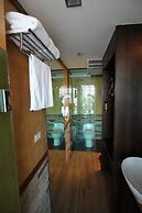 Phi Phi Nice Beach Hotel Hip