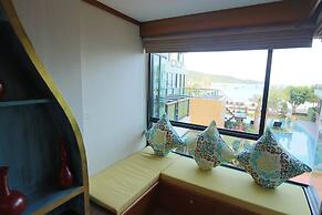 Phi Phi Nice Beach Hotel Hip