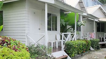 Phi Phi Uphill Cottage