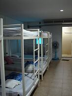 Lucky House Dorm Room - Hostel