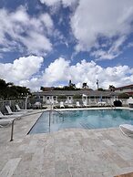 Coral Key Inn