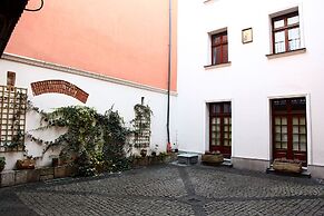 Gołębia 8 Residence