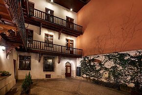 Gołębia 8 Residence