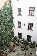 Gołębia 8 Residence