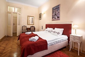 Gołębia 8 Residence