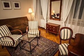 Gołębia 8 Residence