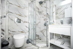 Ocean Blue High Class Hotel