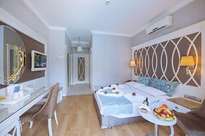 Ocean Blue High Class Hotel