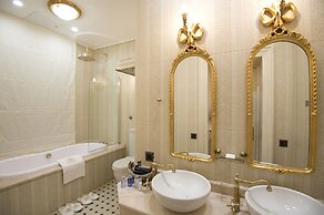 Trezzini Palace Boutique Hotel