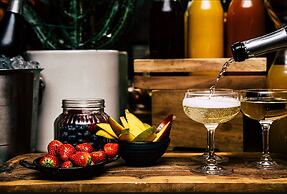 The Corner London City