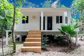 Jolie Jungle Eco Hotel