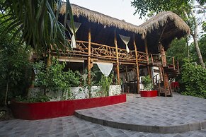 Jolie Jungle Eco Hotel