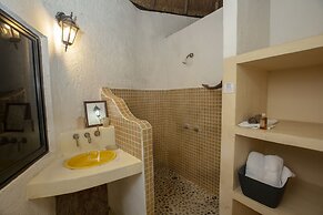 Jolie Jungle Eco Hotel