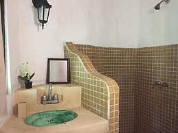 Jolie Jungle Eco Hotel