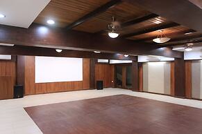 Kadambavanam Ethnic Village Resort