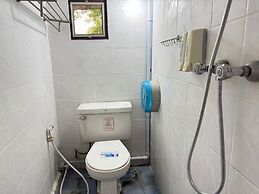 Collection O Khu Mueang near Tha Phae Gate (formerly Lai Thai Guesthou