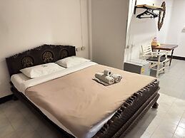 Collection O Khu Mueang near Tha Phae Gate (formerly Lai Thai Guesthou