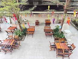 Collection O Khu Mueang near Tha Phae Gate (formerly Lai Thai Guesthou