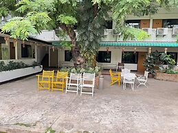 Collection O Khu Mueang near Tha Phae Gate (formerly Lai Thai Guesthou