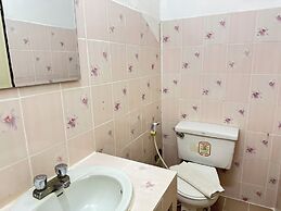 Collection O Khu Mueang near Tha Phae Gate (formerly Lai Thai Guesthou