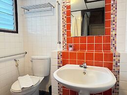 Collection O Khu Mueang near Tha Phae Gate (formerly Lai Thai Guesthou