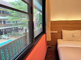 Collection O Khu Mueang near Tha Phae Gate (formerly Lai Thai Guesthou