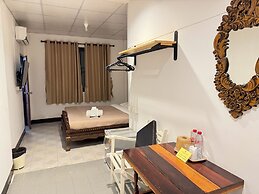 Collection O Khu Mueang near Tha Phae Gate (formerly Lai Thai Guesthou