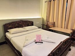 Collection O Khu Mueang near Tha Phae Gate (formerly Lai Thai Guesthou