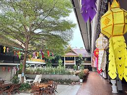 Collection O Khu Mueang near Tha Phae Gate (formerly Lai Thai Guesthou