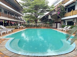 Collection O Khu Mueang near Tha Phae Gate (formerly Lai Thai Guesthou