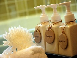 Anoma Boutique House
