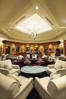 Lakeshore Hotel
