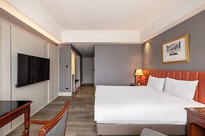 Lakeshore Hotel