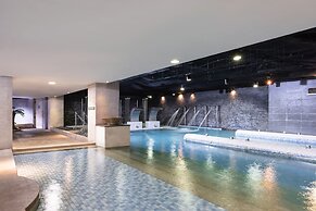 Lakeshore Hotel