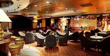 Lakeshore Hotel