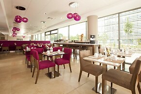 Residhome Paris Issy-les-Moulineaux
