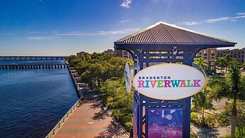 Hampton Inn & Suites Bradenton Downtown Historic District