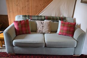 Sweetbriar Cottage B&B and Camping