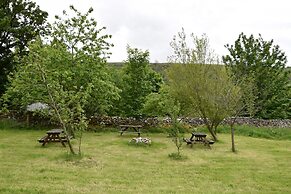 Sweetbriar Cottage B&B and Camping